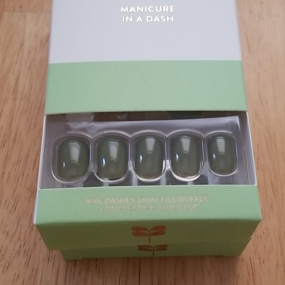 Red Aspen Nail Dashes - Picture 3 of 3